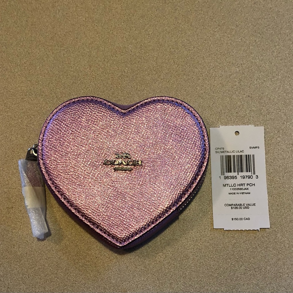 Coach NWT CP479 Metallic Lilac Heart Wristlet